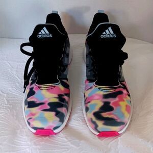 Adidias NWOT Womens 9.5 Shoe